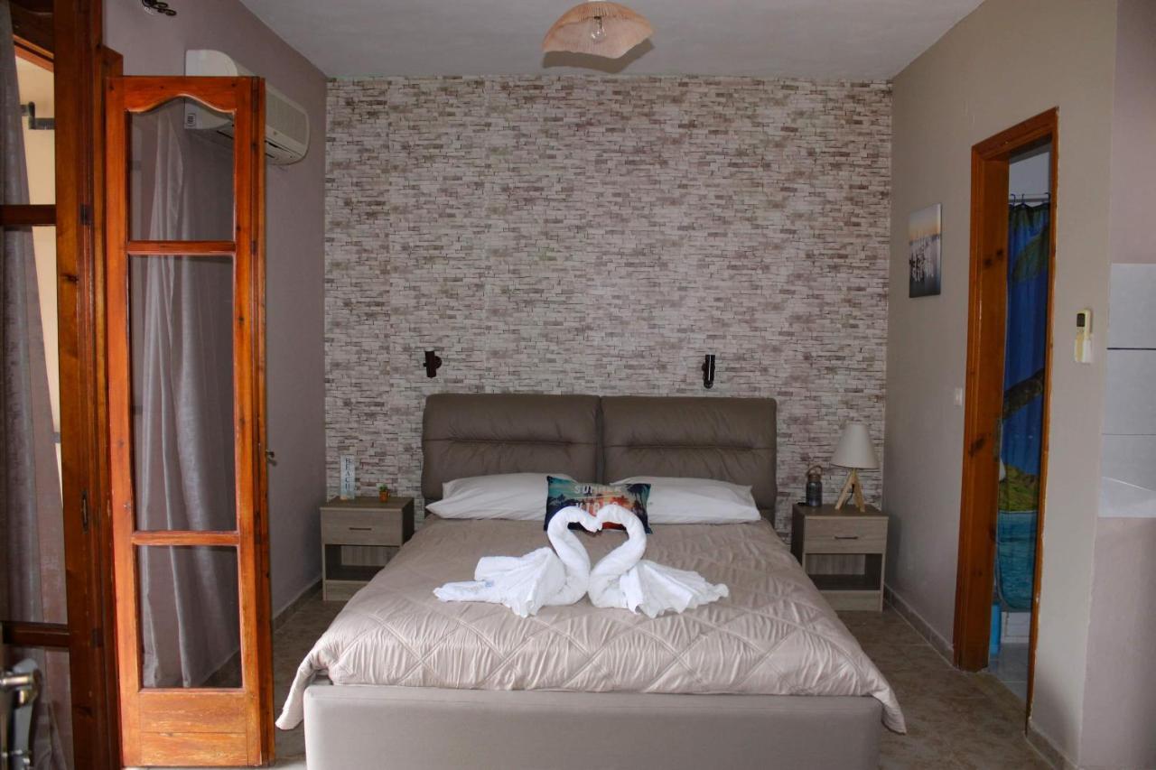 Marinos Studios At Lourdata Village Экстерьер фото