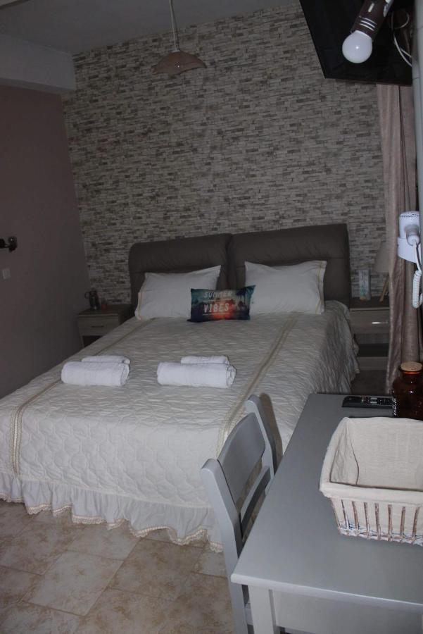 Marinos Studios At Lourdata Village Экстерьер фото