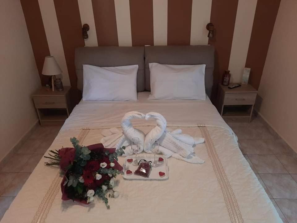 Marinos Studios At Lourdata Village Экстерьер фото