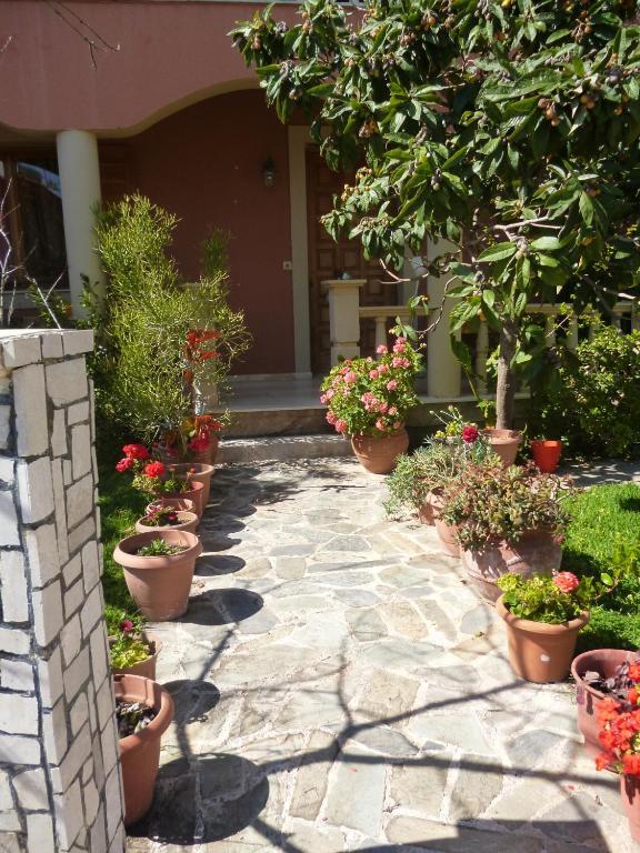 Marinos Studios At Lourdata Village Экстерьер фото