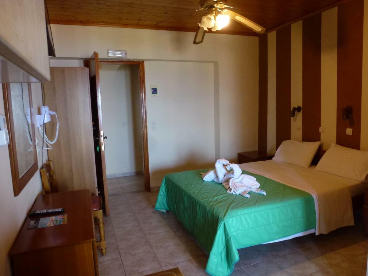Marinos Studios At Lourdata Village Экстерьер фото