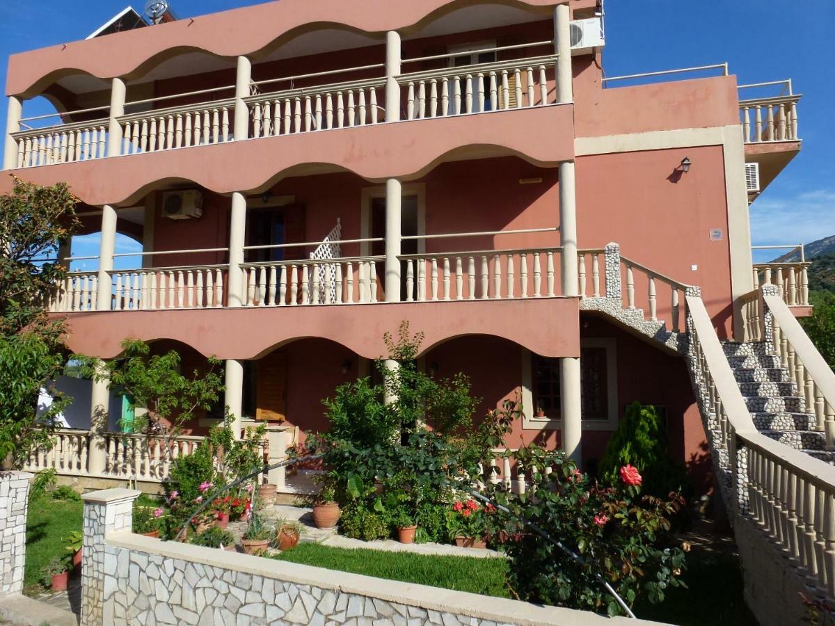 Marinos Studios At Lourdata Village Экстерьер фото