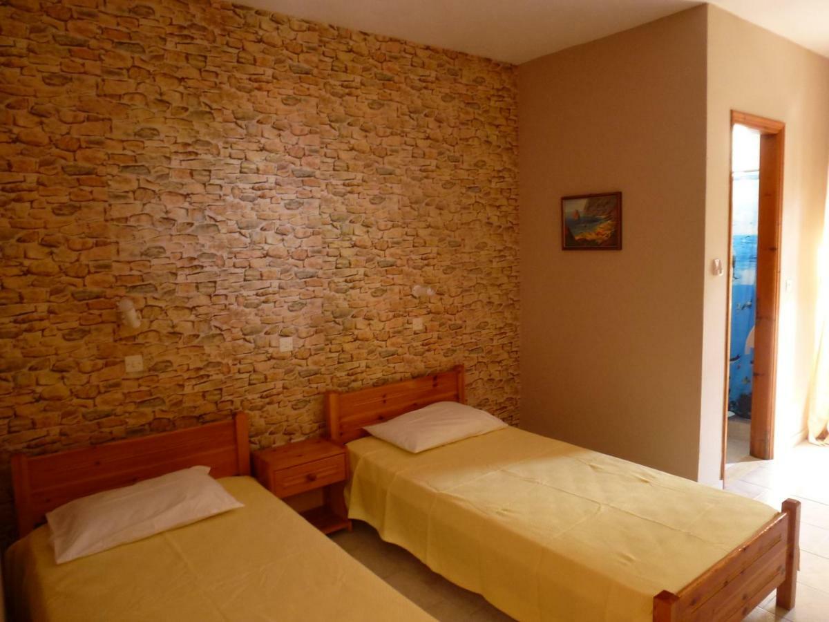 Marinos Studios At Lourdata Village Экстерьер фото