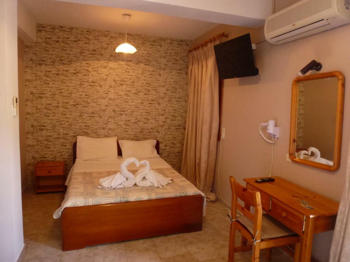 Marinos Studios At Lourdata Village Экстерьер фото